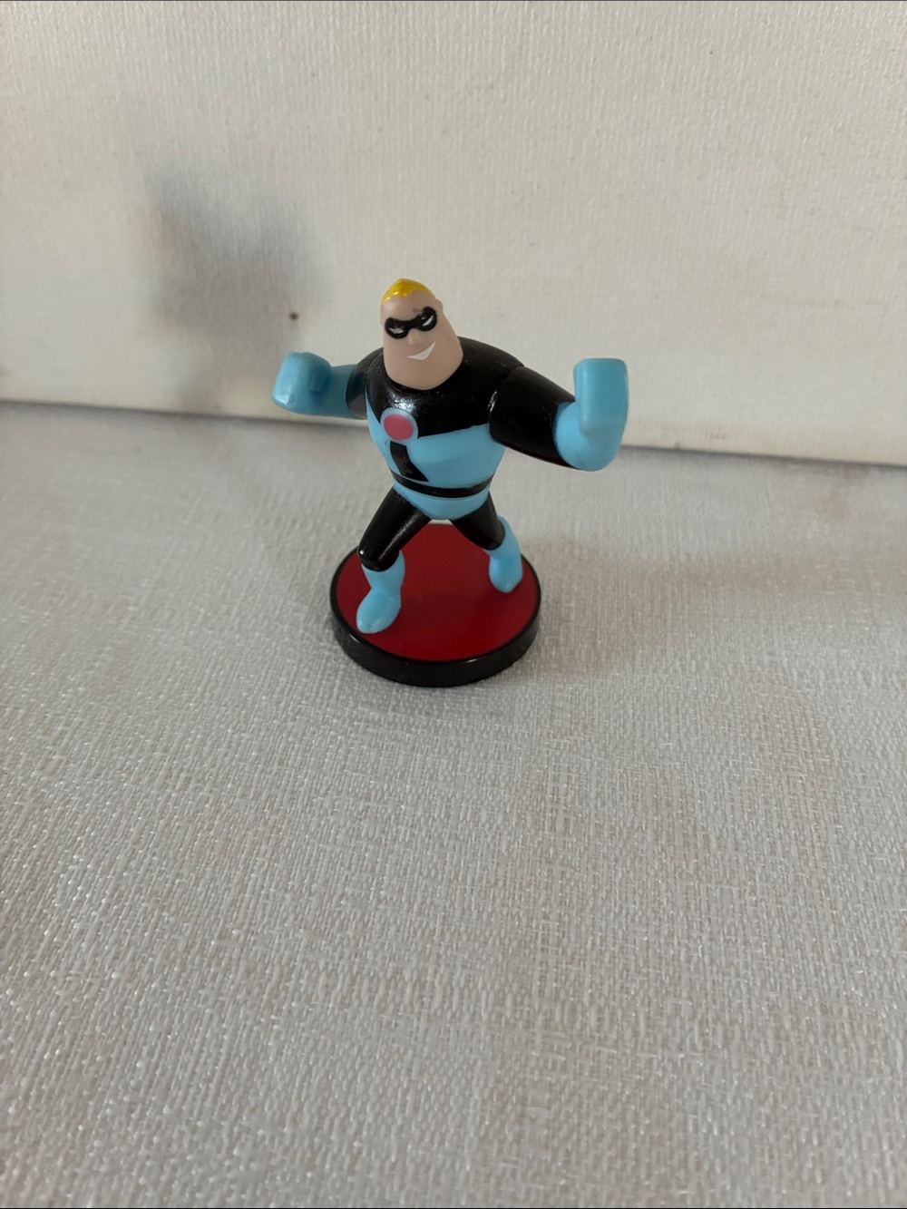 Disney Pixar Incredibles Mini figure blue glory days series 2.